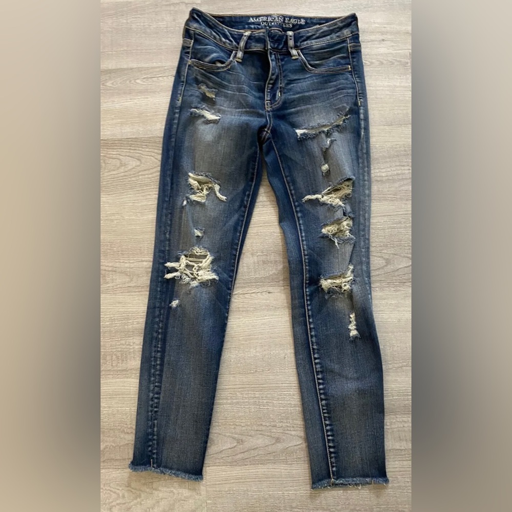 AEO American Eagle Jegging Crop Jeans Ripped Distressed Frayed Size 4 Regular